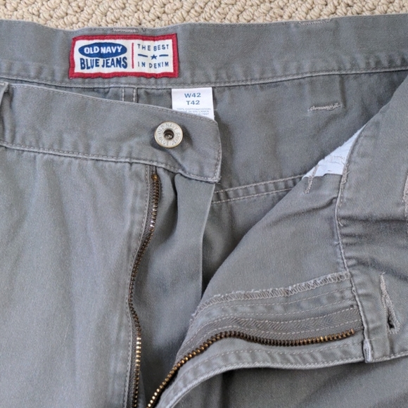 Old Navy Cargo Shorts Size 42 - Picture 2 of 5